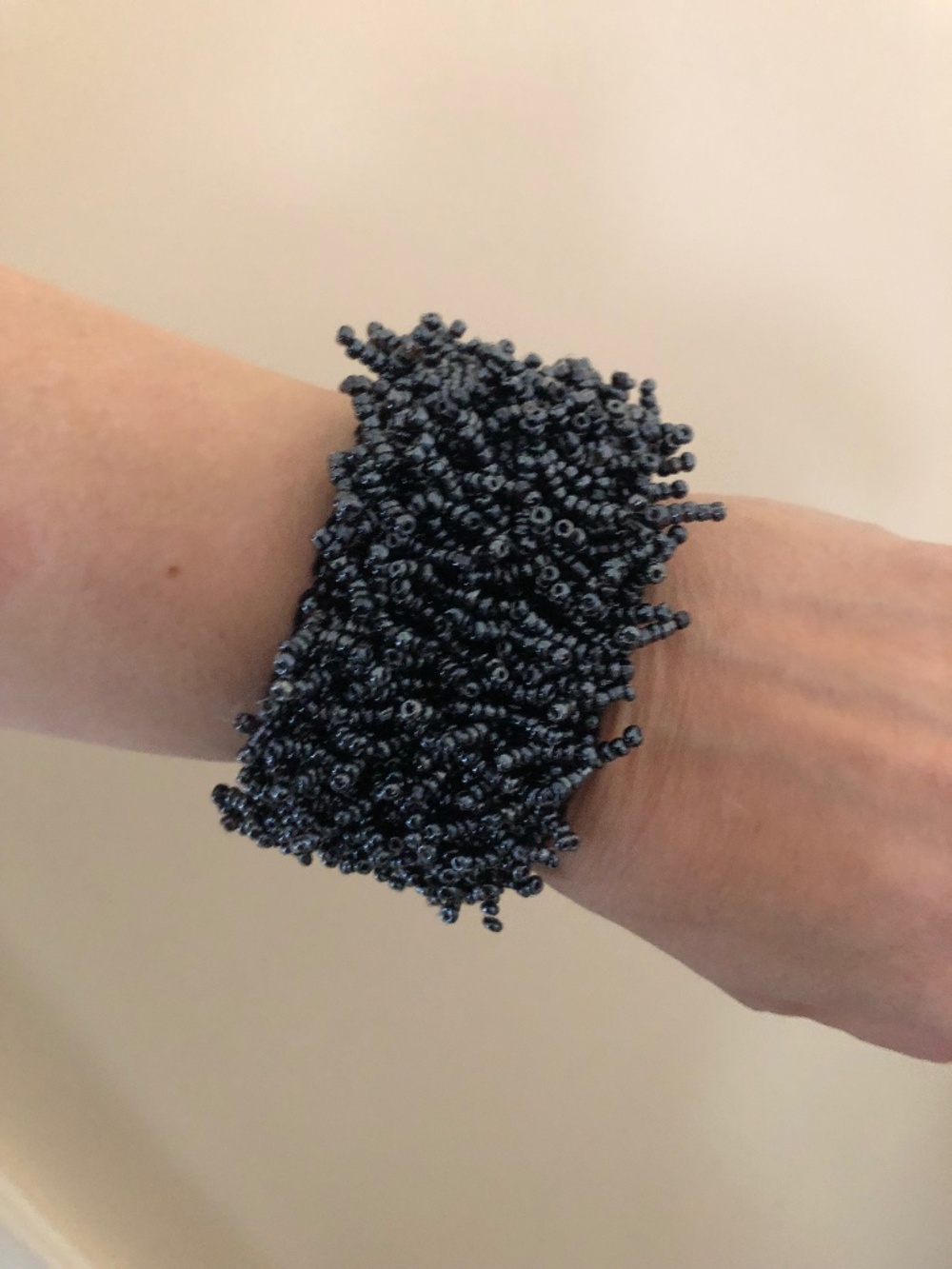 Unique blue beaded bracelet size S-M stretchy no clasp